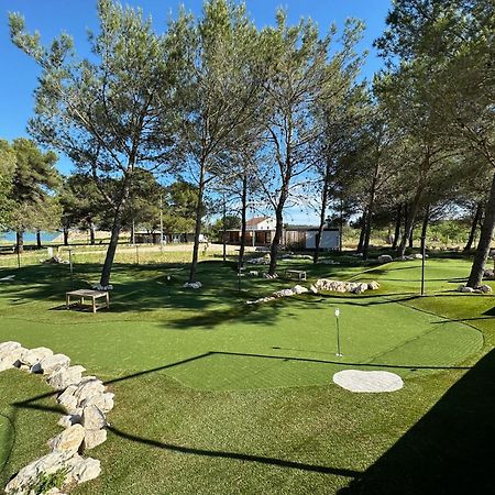 Camping Vransko Jezero - Crkvine Pakostane Exterior photo
