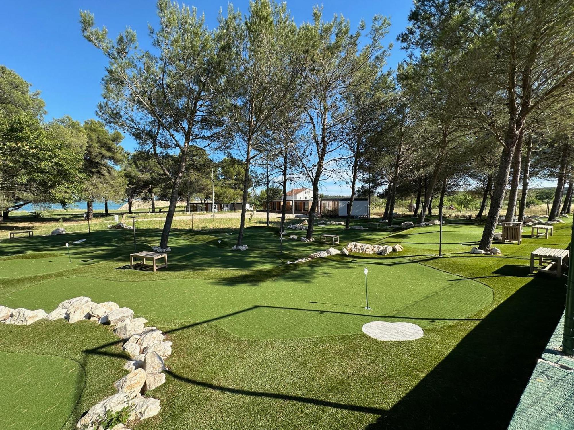Camping Vransko Jezero - Crkvine Pakostane Exterior photo