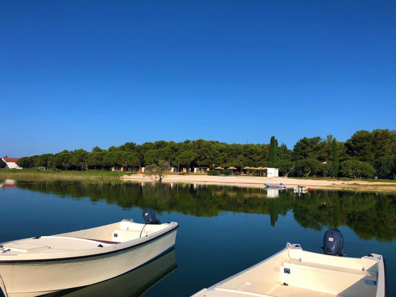 Camping Vransko Jezero - Crkvine Pakostane Exterior photo